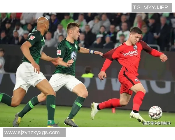 巴塞罗那与里昂下半场精彩对决分析与战术解读